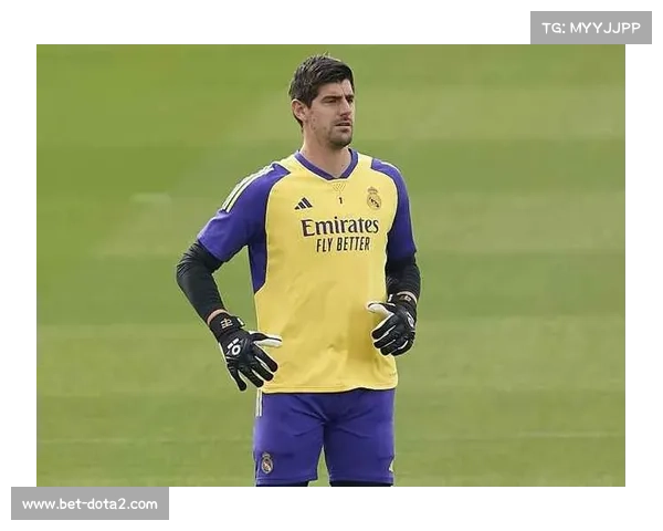 西超杯决赛门将对决，巴萨加西亚挑战皇马库尔图瓦