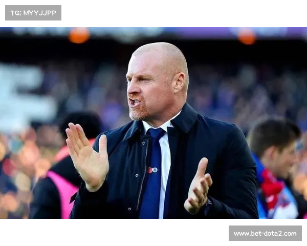 诺丁汉森林防守组织有序，戴奇战术执行力出色